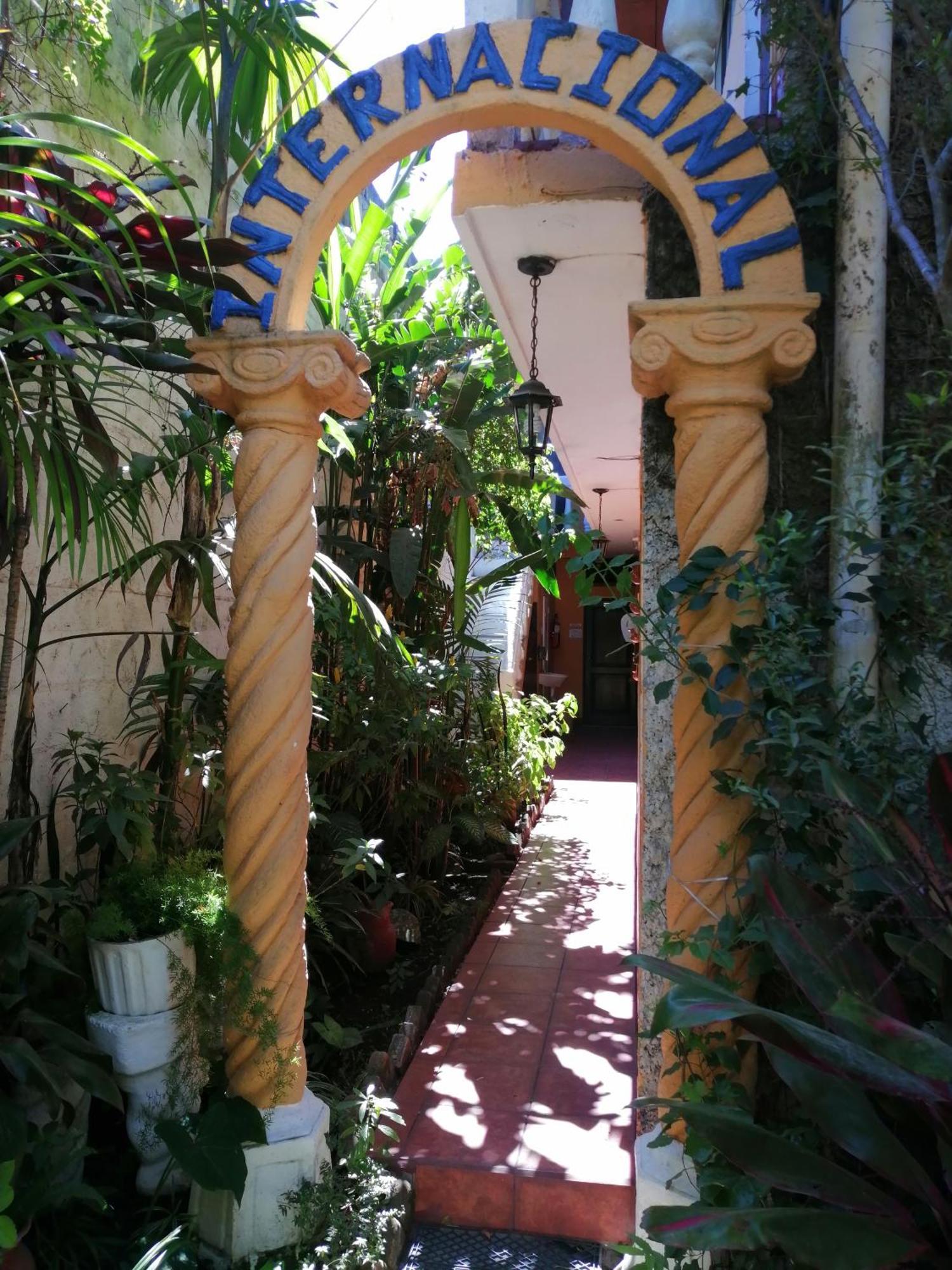 אנטיגואה גואטמלה Hotel Internacional Guest House מראה חיצוני תמונה